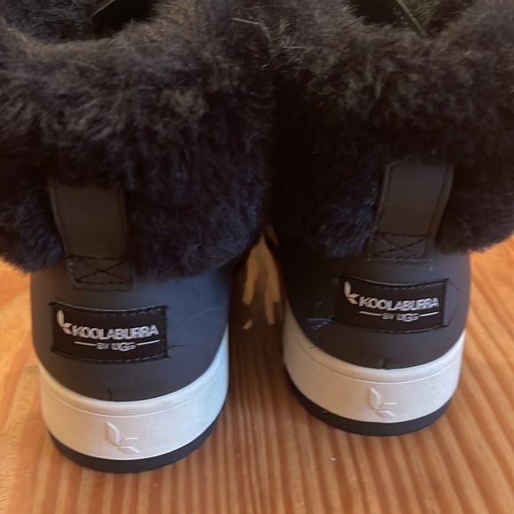 Black Kookaburra boots by Ugg, size 6 - Picture 5 of 12